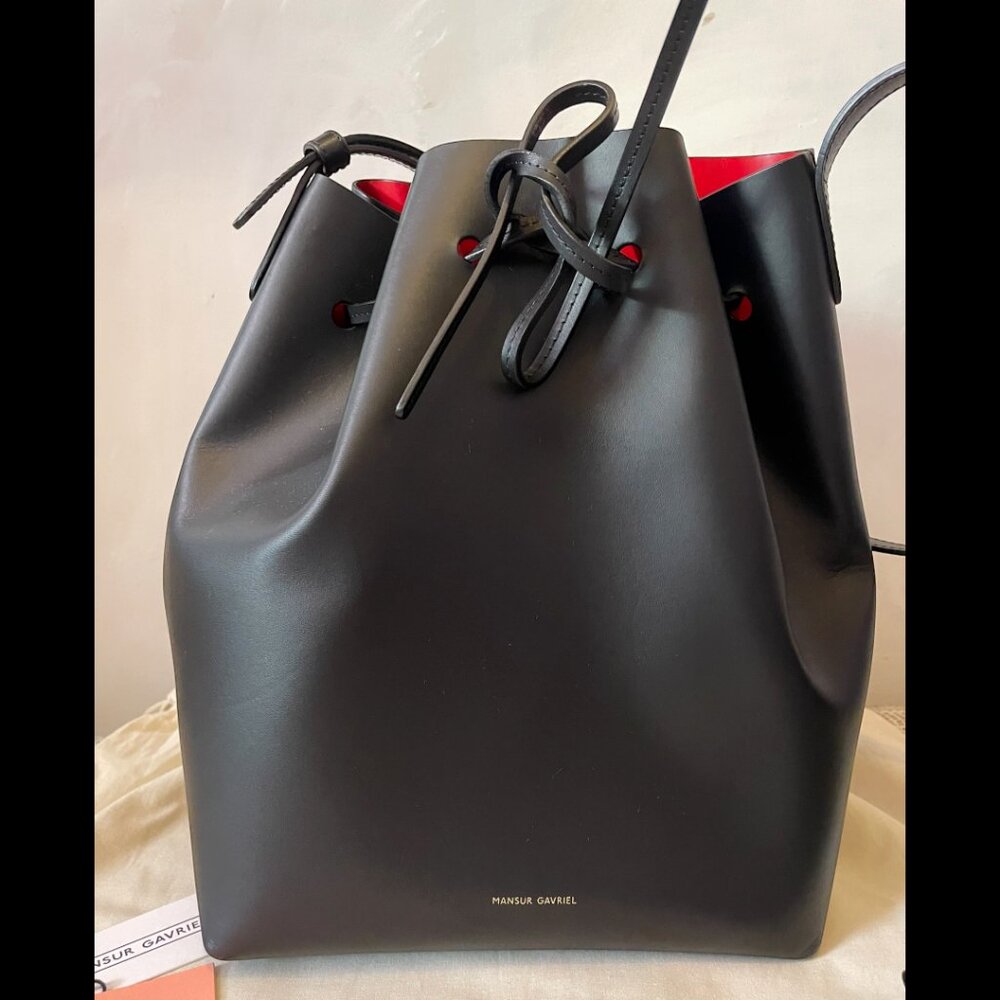 Mansur Gavriel Black/Flamma Iconic Bucket Bag